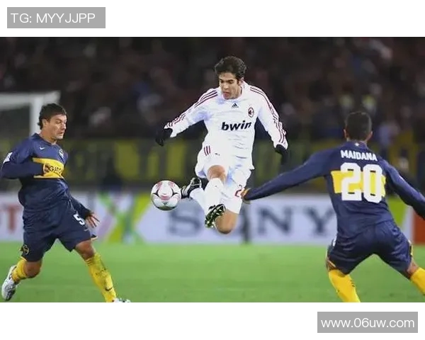 20年代足球传奇人物盘点:十大球星成就与影响力深度解析