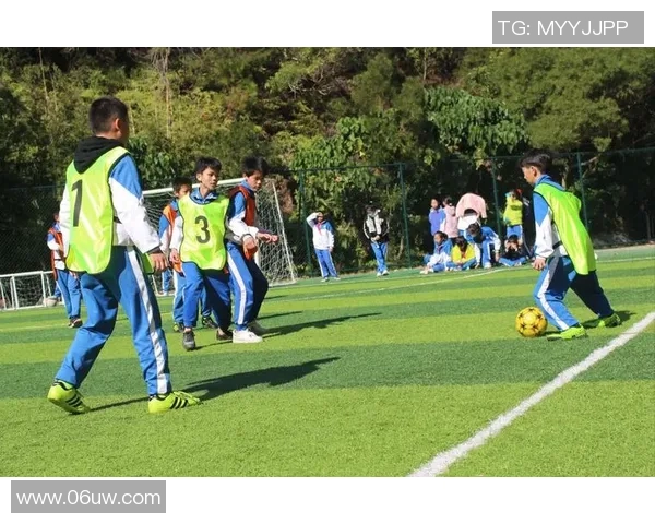 以足球星水杯为核心探索运动激情与青春梦想的无限能量之源