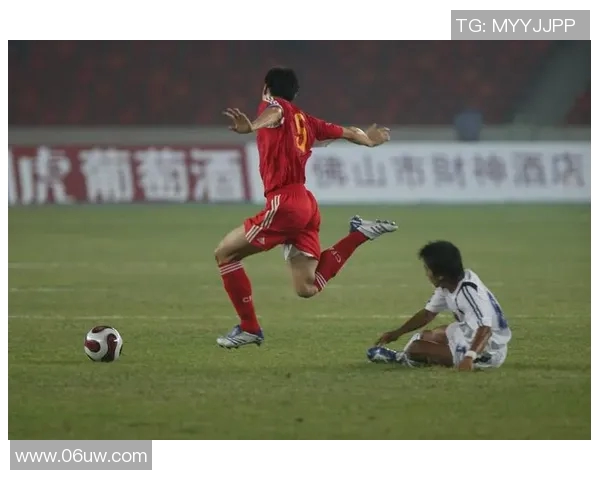 丁姓足球球星盘点 他们的成就与影响力在足球历史中的地位